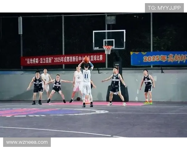 中国篮球队在国际赛场再创佳绩，成功晋级世界杯四强，迎接强敌挑战