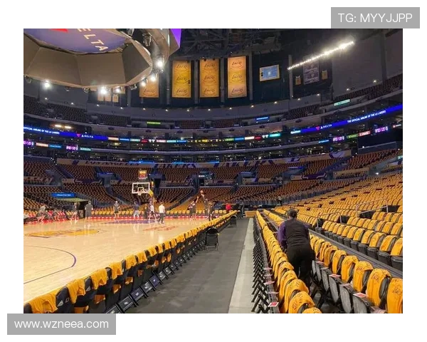 NBA新赛季焦点对决升级巨星表现左右联盟格局走向引发球迷热议期待