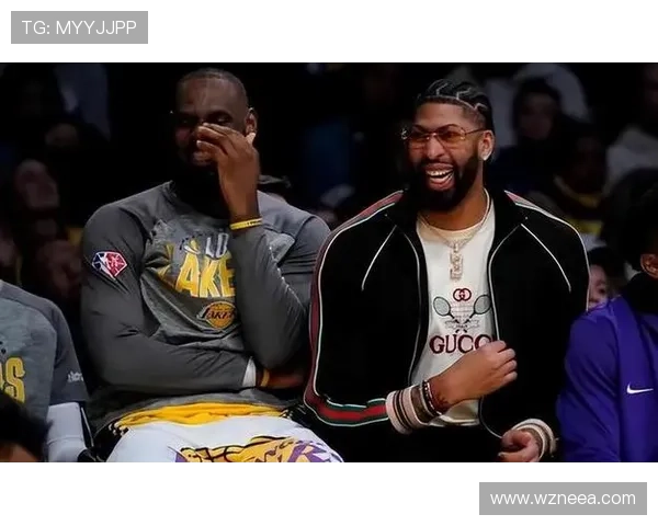 湖人队新赛季备战全面启动 詹姆斯和浓眉引领球队冲击总冠军